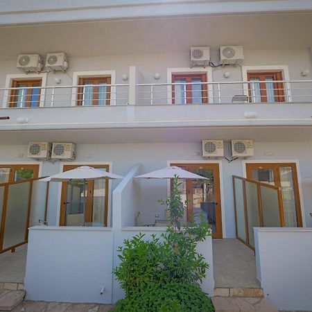 Guest House Moonlight Ksamil Bagian luar foto