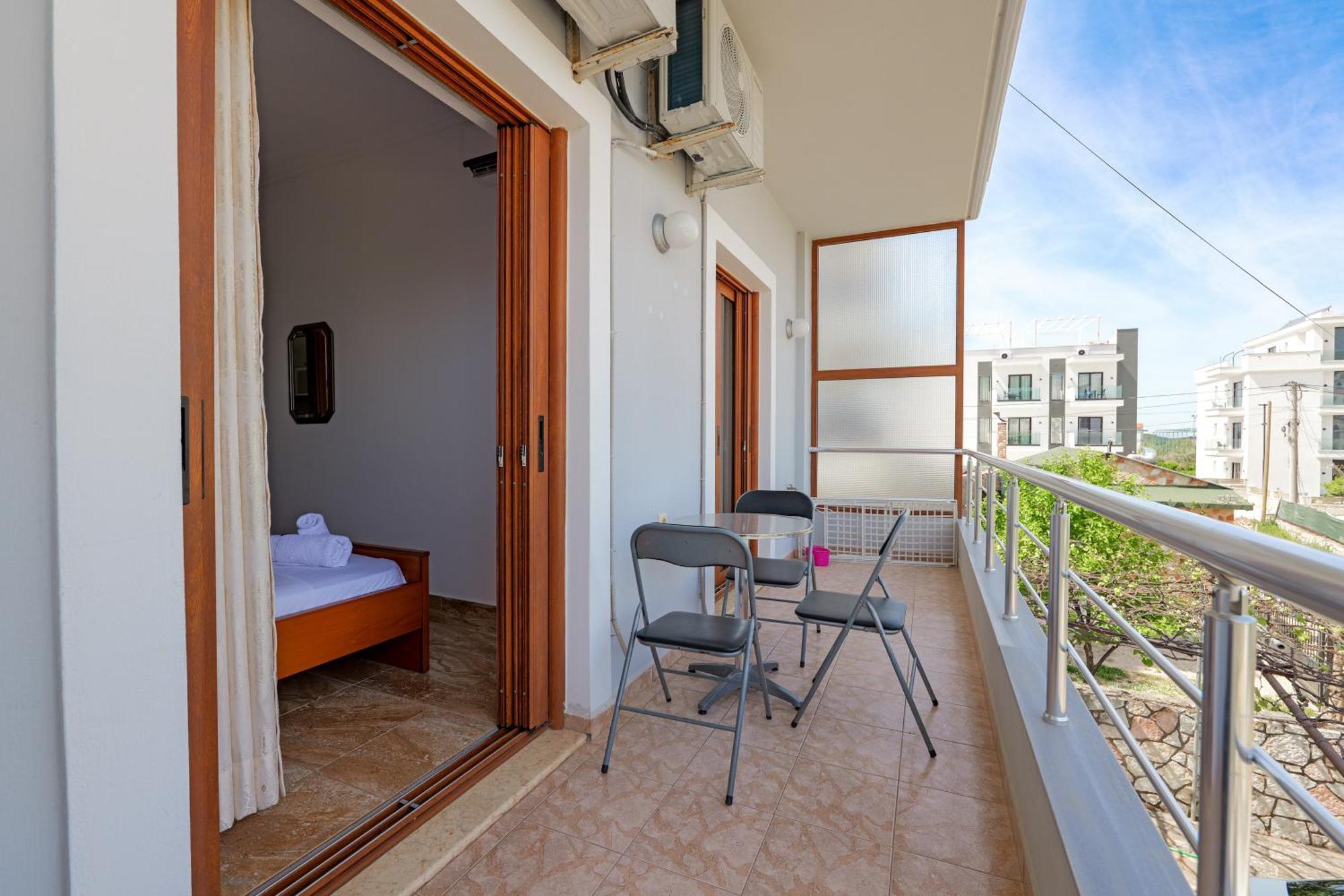 Guest House Moonlight Ksamil Bagian luar foto