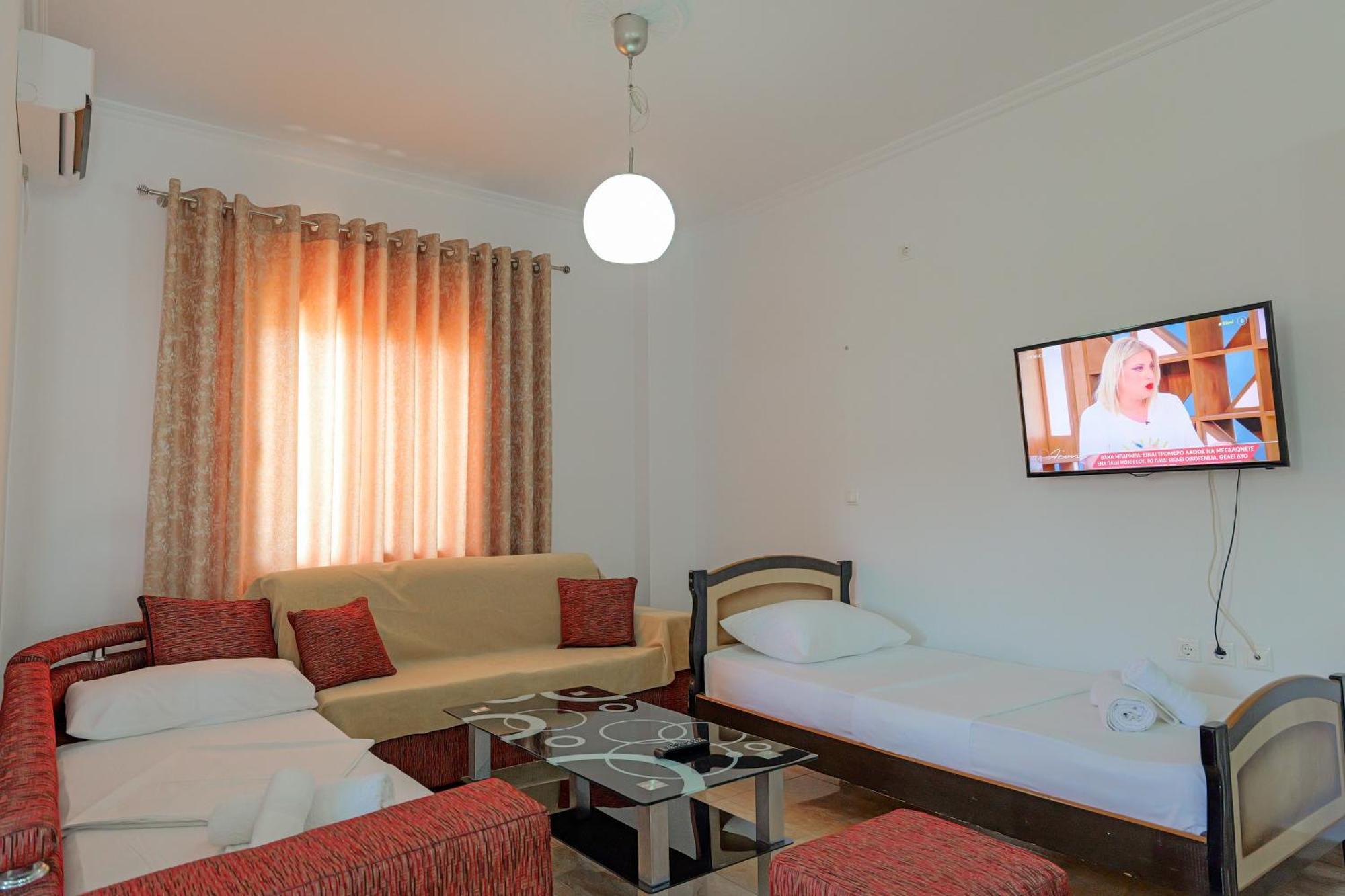 Guest House Moonlight Ksamil Bagian luar foto