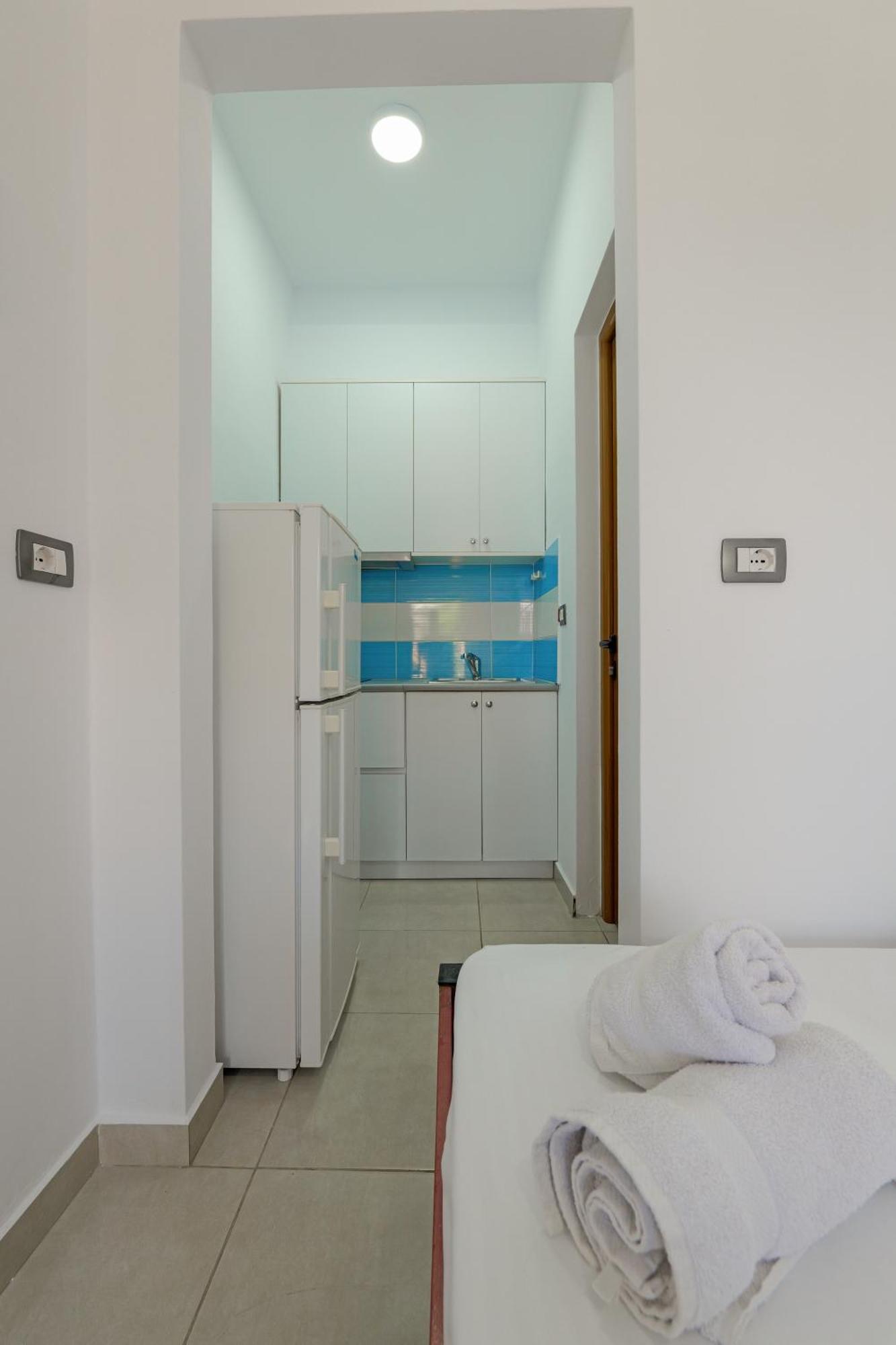 Guest House Moonlight Ksamil Bagian luar foto