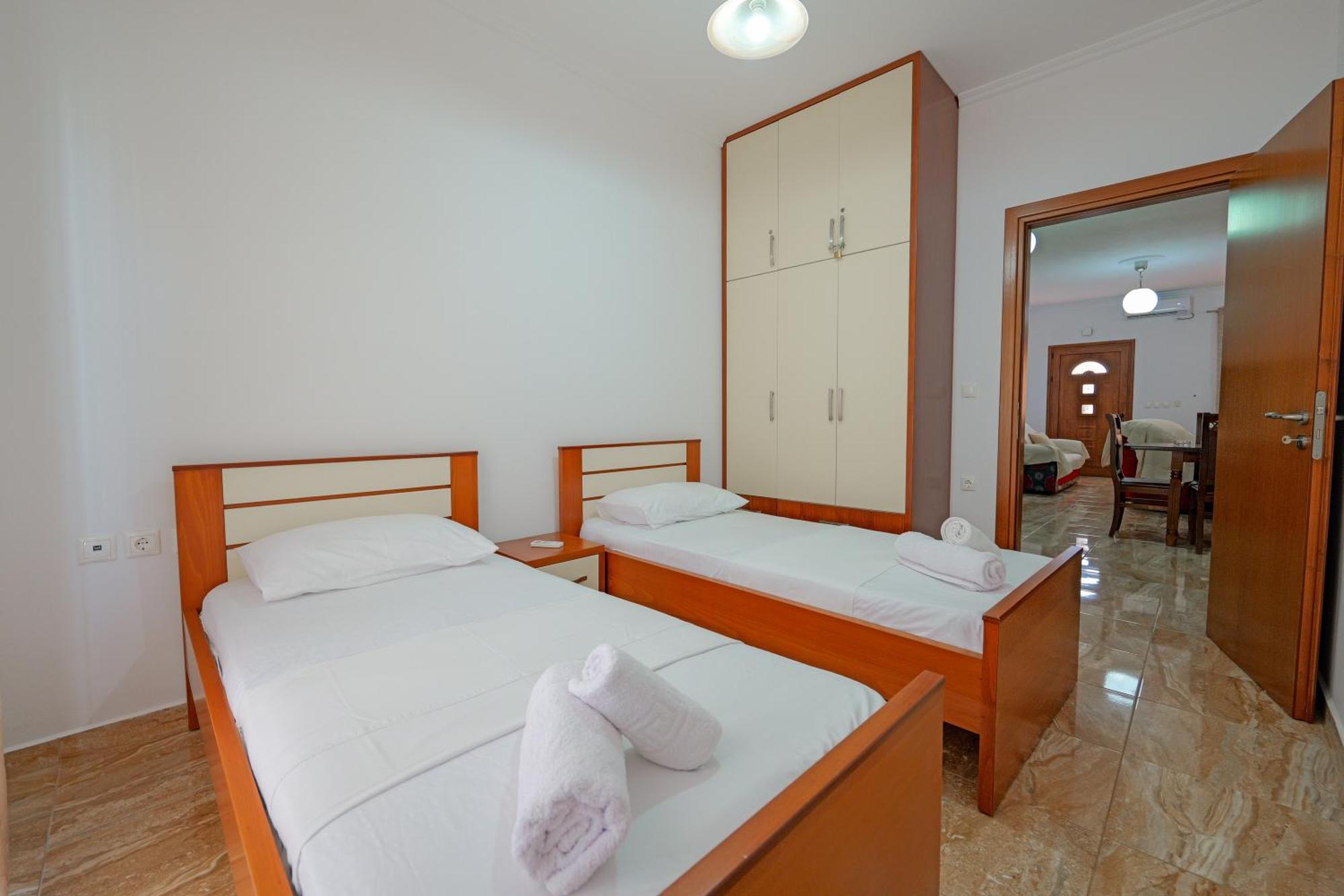 Guest House Moonlight Ksamil Bagian luar foto